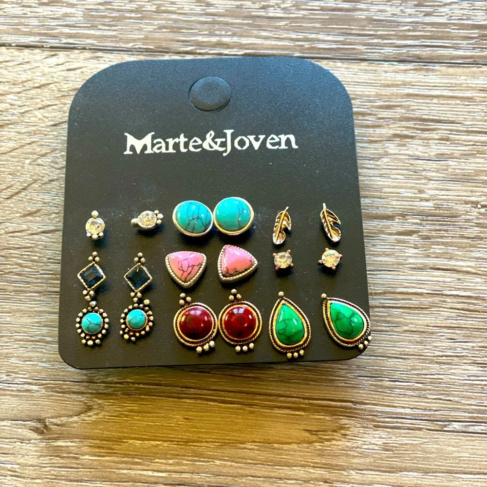 Earring Set - Picture 1 of 2